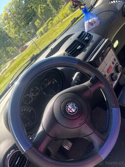 Alfa Romeo 147 1.9 JTD - 15