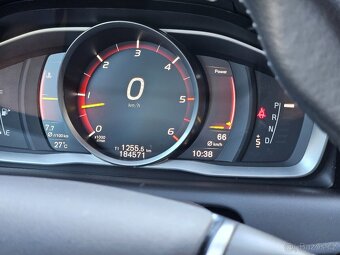 Volvo XC60 D4 140 kW AWD Momentum XENON TAŽNÉ 2017 - 15