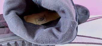 KOŽENÉ KOZAČKY S ROZŠIŘUJÍCÍM LEMEM - UGG - vel. 39 - 15