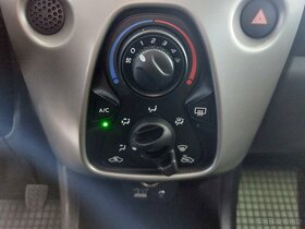 Toyota Aygo 1,0 2.MAJ,SERVISKA,KLIMATIZACE - 15