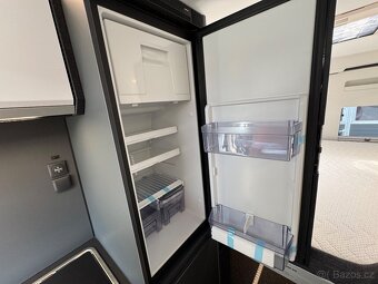 ADRIA TWIN SELECTION 640 SGX, 180 PS, AUTOMAT 8st. - 15