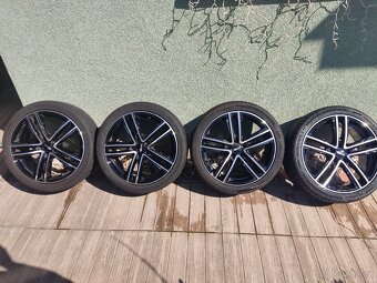 ALU kola + pneu 215- 40-17 letní - 15