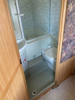 Burstner Amara 460/  AUTOMATICKÝ MOVER/ 100 km/h - 15