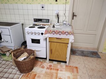 Dědictví – nábytek, porcelán, skleničky, vázy … - 15