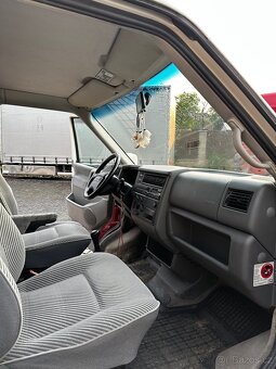 Volkswagen Multivan T4 2,5TD 75 kW - 15