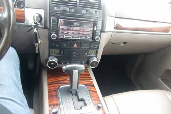 VW TOUAREG 3,0 TDI V6 - 15
