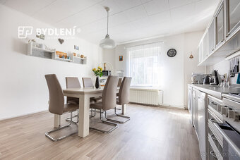 Prodej rodinného domu 4+1, zahrada, 2 garáže, přímý vstup do - 15
