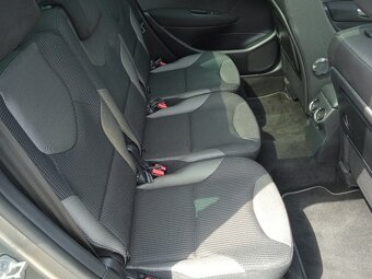 Peugeot 308 SW 1.6 HDi 7 míst - 15