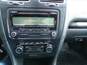 Volkswagen Golf 1,6 TDI KŮŽE,ZIMNÍ KOLA - 15