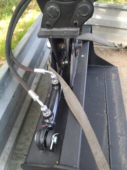 příslušenství k bagrům,trny,prosívací lžíce,hrábě - 15