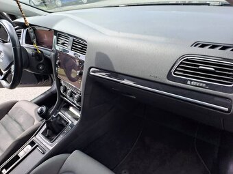 Volkswagen Golf - 15