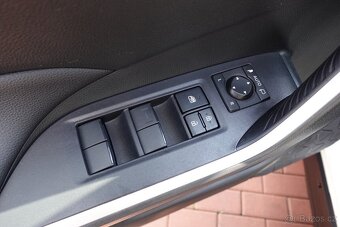 Toyota RAV4 Hybrid 4x4 2021 výbava Active s paketem Bussines - 15