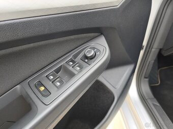 VW Golf 8 2.0TDI 110 kW / Combi/ Business/ Manuál/ 11.2021 - 15