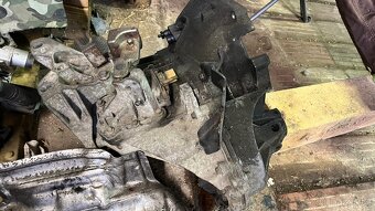 Díly Ford transit 2.2. TDCi 63kw - 15