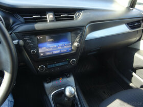 Toyota Avensis kombi 2,0 D-4D - 15