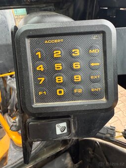 Jcb 8026 Minibagr 2.8T + 2 x lžíce - 15