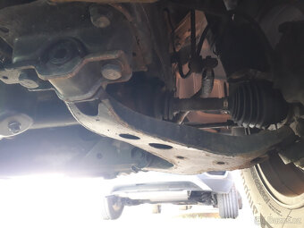 Nissan Pathfinder R50 V6 3,3 benzín 4x4 - 15