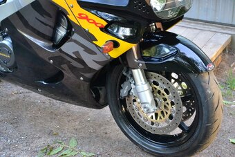 Honda CBR 900RR Fireblade SC33 - 15