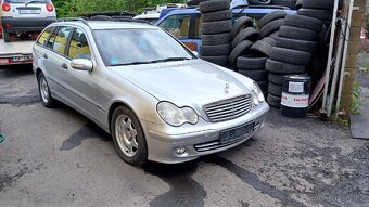 Mercedes c220 cdi 110kw rok 2005 face - 15