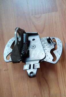 PRODÁM ORIGINÁL DÍLY MOTORU JAWA PÉRÁK 250 FJ / KOMUNISTA - 15