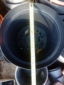 Květináče - různé velikosti a barvy - 15