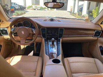 Porsche Panamera - 15