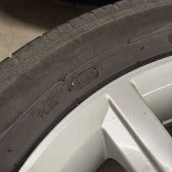 Alu kola Škoda Octavia, 225/45 R17 Nokian a Sava, 5x112 - 15