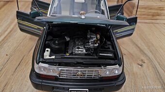Model Toyota Land Cruiser LC80 1:18 Keng Fai - 15