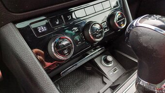 Superb Sporline 2.0 TSI 200kW -PANORAMA-WEBASTO-1.maj-ČR - 15