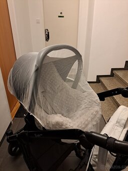 Isofix základna Maxi Cosi s autosedačkou - 15