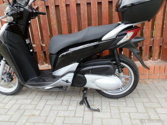 Honda SH 300i (2011) - 15