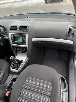 Škoda Octavia 2 facelift 1.6tdi 77kw rok 2012 - 15