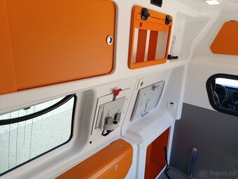 Ford Transit Custom Sanitka - 15