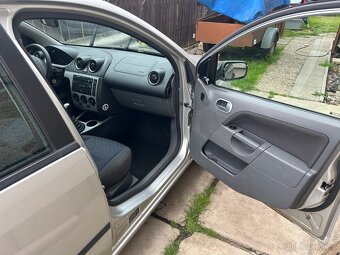 Ford fiesta 2003 - 15