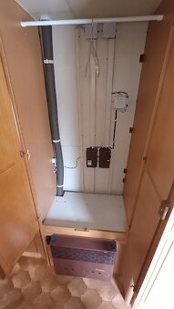 Knaus AZUR 560, chata na kolech - 15