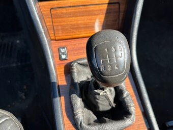 Mercedes-Benz 124 E220 kupé w124 - 15