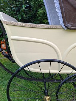 Starožitný kočárek pro miminko č. 1010 - 15