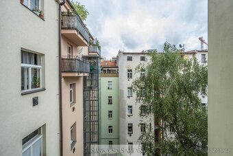 Pronájem krásného, světlého bytu 2+kk 57m2 v 5NP , s klimati - 15