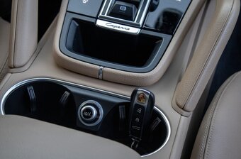 Porsche Cayenne 4x4 AT/8 - 15
