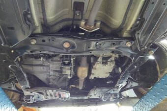 Toyota iQ & Kožený interiér-výhřív., new Pneu, Brzdy, Olej - 15