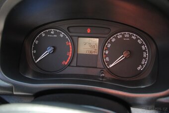 Škoda Fabia 2 kombi 1.4 63kW - klimatizace - ESP - 15