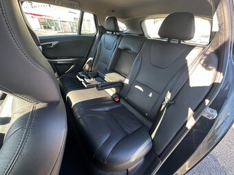 Krásné Volvo V60 D6 AWD 208KW, TAŽNÉ 1800KG - 15