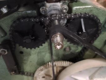 Hoblovka (srovnávačka) s protahem Elektra Beckum HC260 - 15