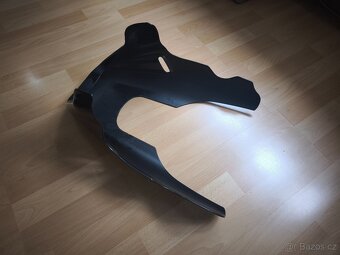 Klín/spoiler pod motor. - 15