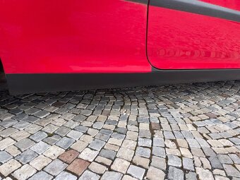 VW Golf V - 1,6 FSI - 85 KW benzin / 6 kvalt - 15