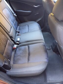 Hyundai ix20,Čr,1.4/16v/66kw,1.majitel,najeto 54.871km - 15