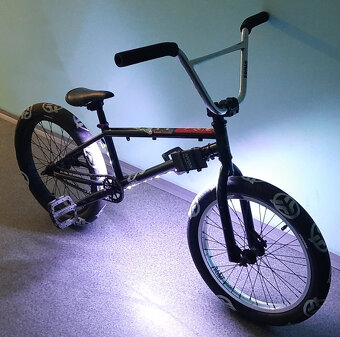 BMX kolo, rám Wethepeople 20.75, odolné, kola 20". - 15