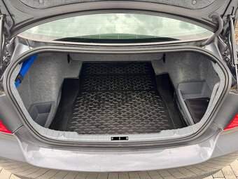 BMW e90 325i MANUÁL SERVISKA - 15