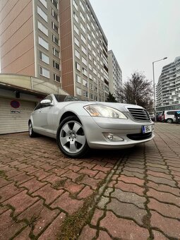 221 Mercedes-Benz - 15