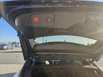 Peugeot3008 Plug-in Hybridní - 15